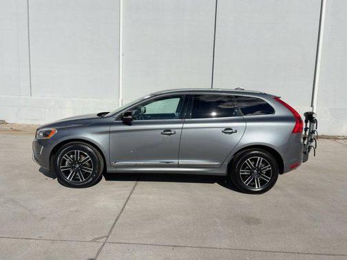 2017 Volvo XC60 T5 Dynamic