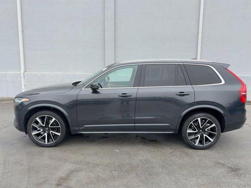 2021 Volvo XC90 T6 Momentum