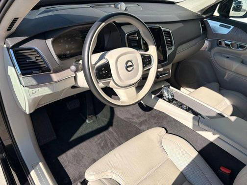 2022 Volvo XC90 Recharge Plug-In Hybrid T8 Inscription 6 Passenger