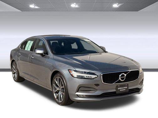 2018 Volvo S90 T5 Momentum