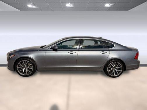 2018 Volvo S90 T5 Momentum