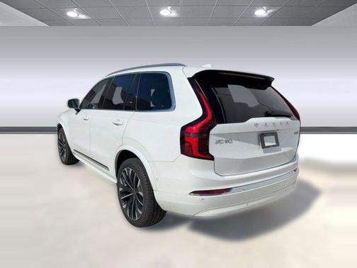 2025 Volvo XC90 B6 Plus 7-Seater
