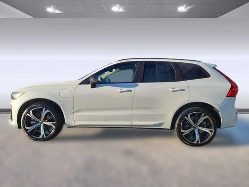2024 Volvo XC60 Recharge Plug-In Hybrid T8 Ultimate Dark Theme
