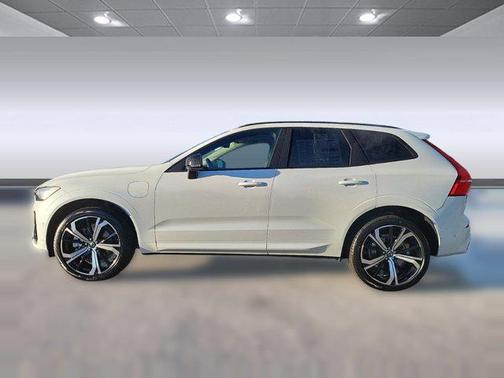 2024 Volvo XC60 Recharge Plug-In Hybrid T8 Ultimate Dark Theme