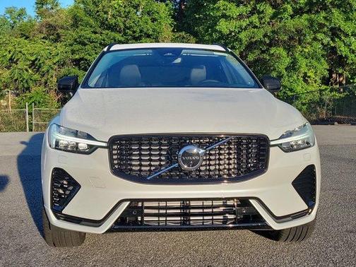 2024 Volvo XC60 Recharge Plug-In Hybrid T8 Ultimate Dark Theme