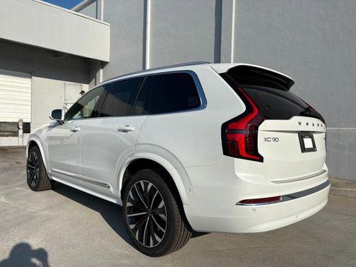 2026 Volvo XC90 B6 Plus 7-Seater