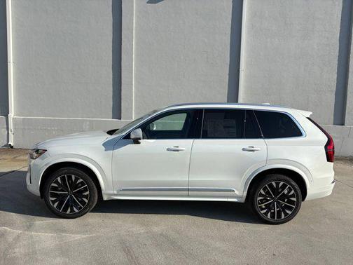 2026 Volvo XC90 B6 Plus 7-Seater