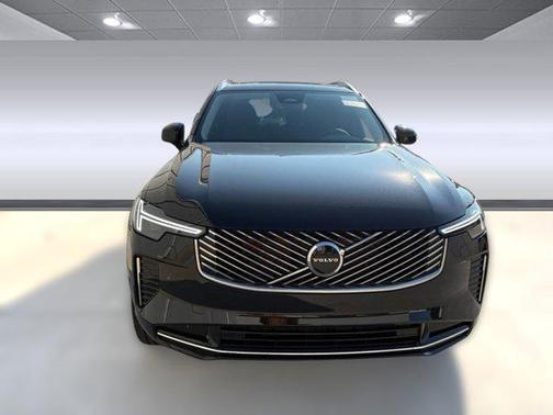 2025 Volvo XC90 B6 Core