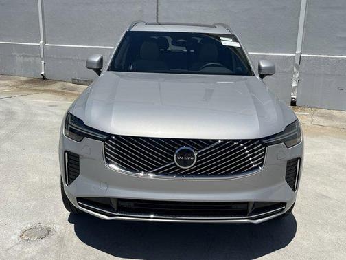 2025 Volvo XC90 B6 Plus 7-Seater
