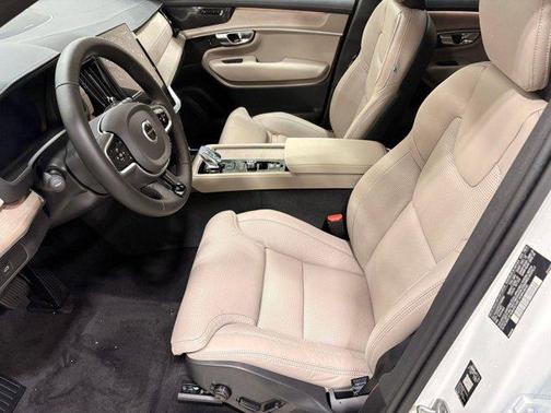 2026 Volvo XC90 B6 Ultra 7-Seater