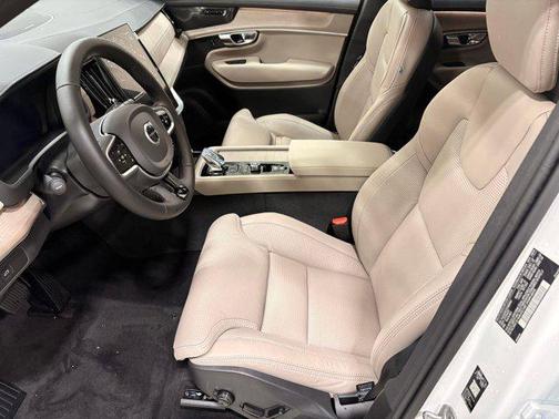 2026 Volvo XC90 B6 Ultra 7-Seater