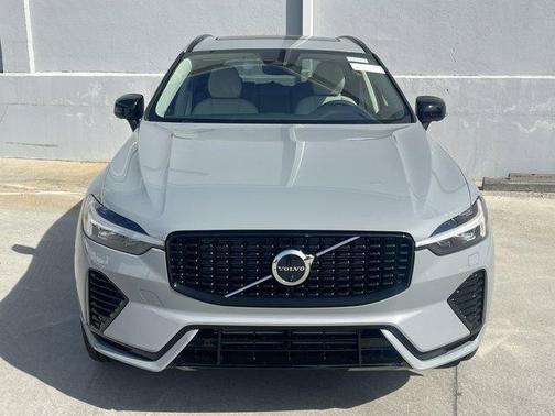 2025 Volvo XC60 Plug-In Hybrid T8 Plus