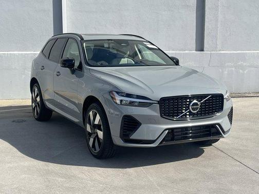 2025 Volvo XC60 Plug-In Hybrid T8 Plus