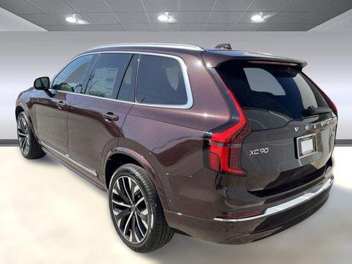 2025 Volvo XC90 B6 Core