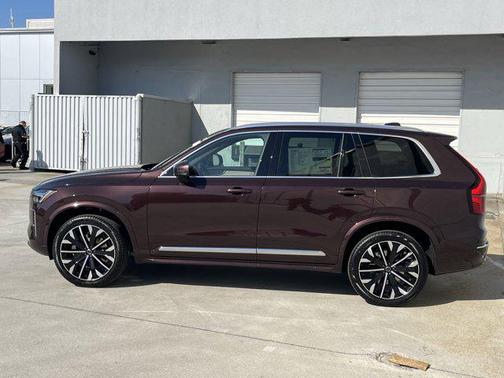 2025 Volvo XC90 B6 Core