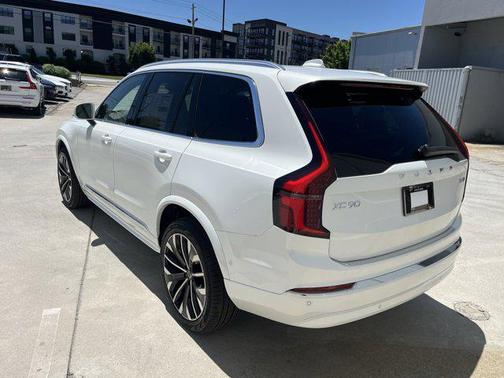 2025 Volvo XC90 B6 Plus 7-Seater