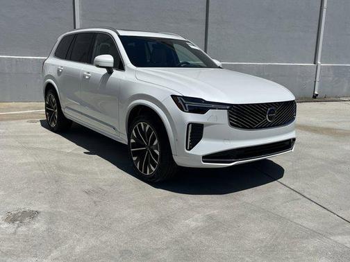 2025 Volvo XC90 B6 Plus 7-Seater