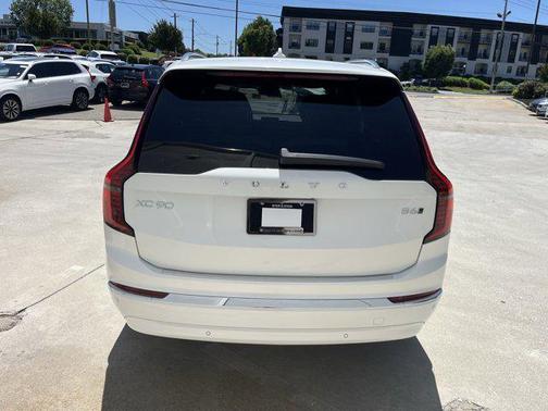 2025 Volvo XC90 B6 Plus 7-Seater