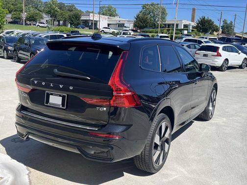 2025 Volvo XC60 Plug-In Hybrid T8 Plus
