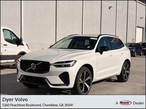 2024 Volvo XC60 B5 Ultimate Dark Theme