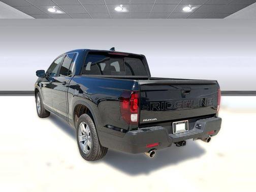 Crystal Black Pearl 2025 Honda Ridgeline RTL