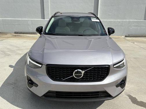 2026 Volvo XC40 B5 Ultra