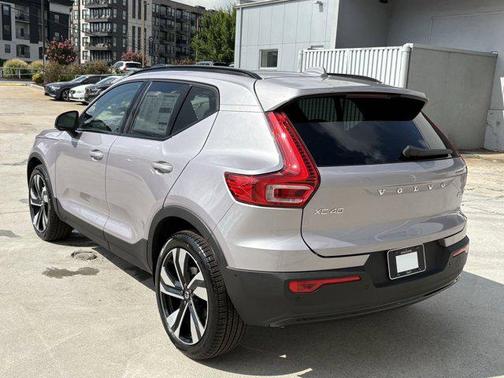 2026 Volvo XC40 B5 Ultra