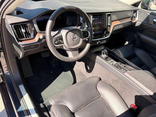 2023 Volvo S60 B5 Ultimate Bright Theme
