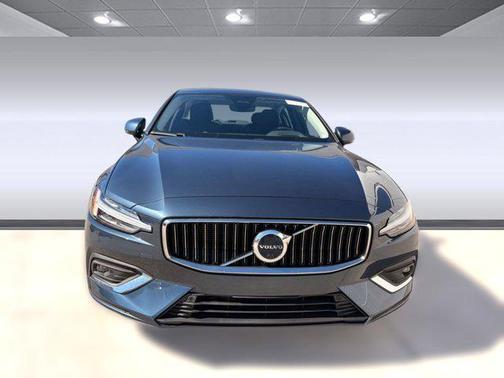 2023 Volvo S60 B5 Ultimate Bright Theme