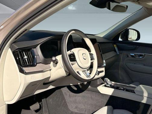 2026 Volvo XC90 B6 Ultra Dark Theme 6-Seater