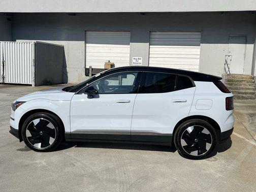 2025 Volvo EX30 Twin Motor Plus