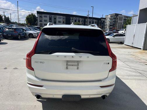 2018 Volvo XC90 T5 Momentum