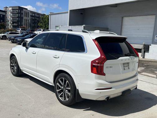 2018 Volvo XC90 T5 Momentum