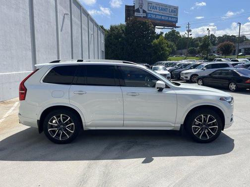 2018 Volvo XC90 T5 Momentum