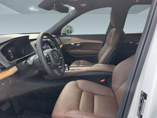 2024 Volvo XC90 B6 Plus Bright Theme 7-Seater