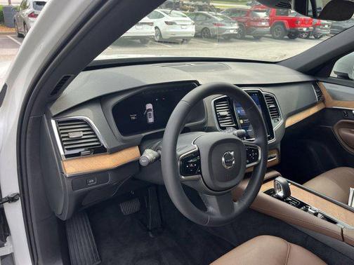 2024 Volvo XC90 B6 Plus Bright Theme 7-Seater
