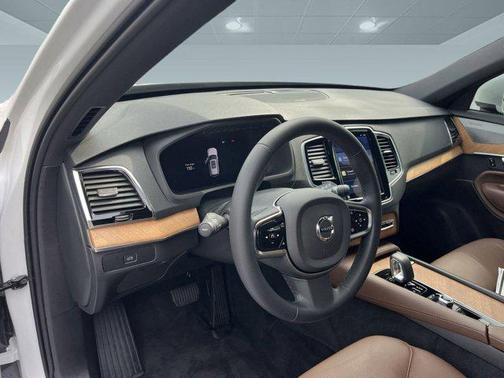 2024 Volvo XC90 B6 Plus Bright Theme 7-Seater