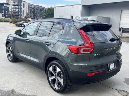2026 Volvo XC40 B5 Plus