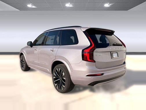 2026 Volvo XC90 B6 Ultra Dark Theme 6-Seater