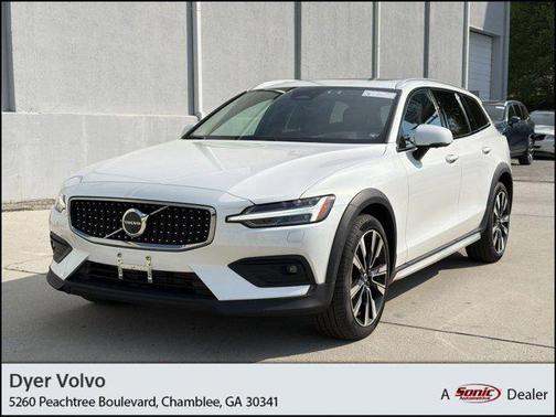 2024 Volvo V60 Cross Country B5 Ultimate