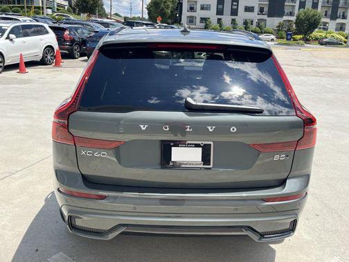 2026 Volvo XC60 B5 Plus