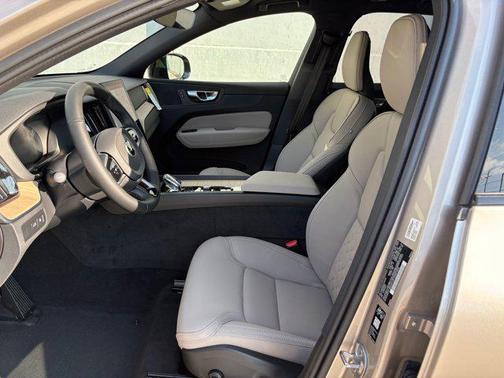 2026 Volvo XC60 Plug-In Hybrid T8 Plus