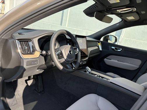 2026 Volvo XC60 Plug-In Hybrid T8 Plus