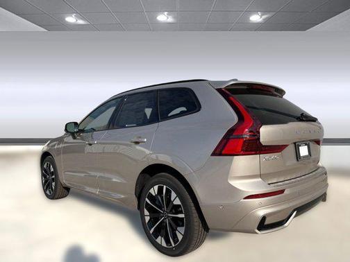 2026 Volvo XC60 Plug-In Hybrid T8 Plus
