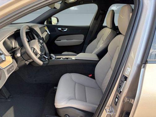 2026 Volvo XC60 Plug-In Hybrid T8 Plus