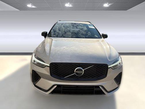 2026 Volvo XC60 Plug-In Hybrid T8 Plus
