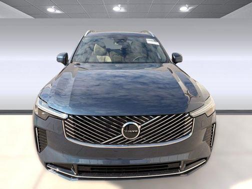 2026 Volvo XC90 B5 Core