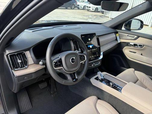 2026 Volvo XC90 B5 Ultra 6-Seater