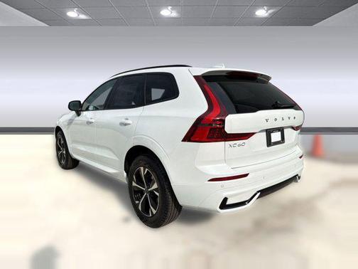 Crystal White Metallic 2026 Volvo XC60 B5 Core