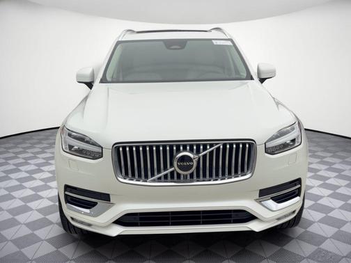 Crystal White Metallic 2025 Volvo XC90 B5 Core